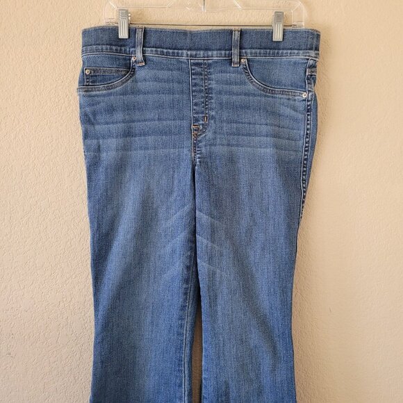 Spanx Flare Leg Pull-On Jeans Size L High Rise Light Blue Stretchy Slimming Euc - Picture 8 of 10